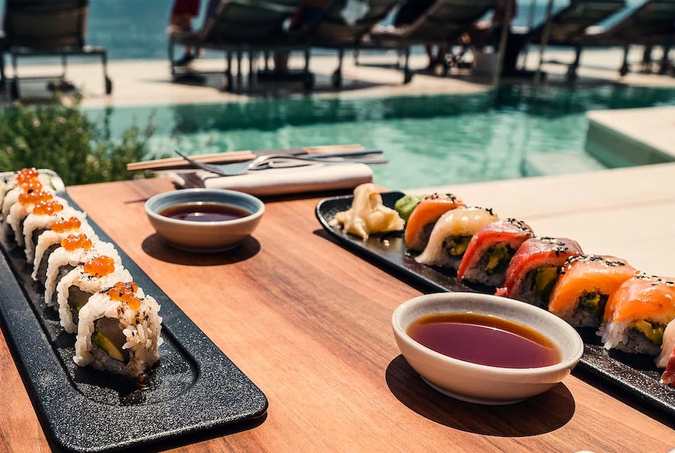 Open-Air Indulgence: Exploring Outdoor Dining in Staten Sun Valley