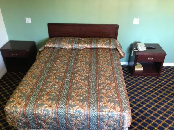 Economy Inn Main image